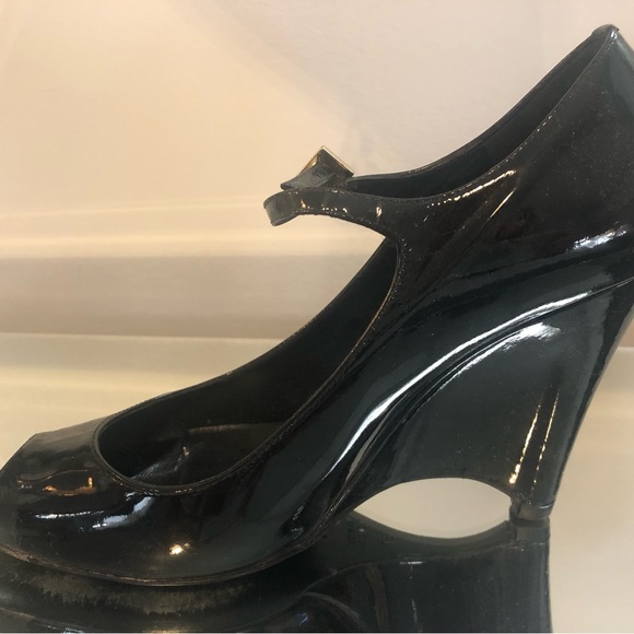 Authentic FENDI wedges - Picture 4 of 5